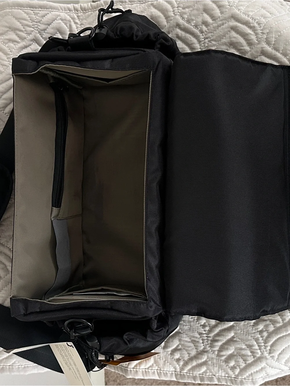 Veravie color black